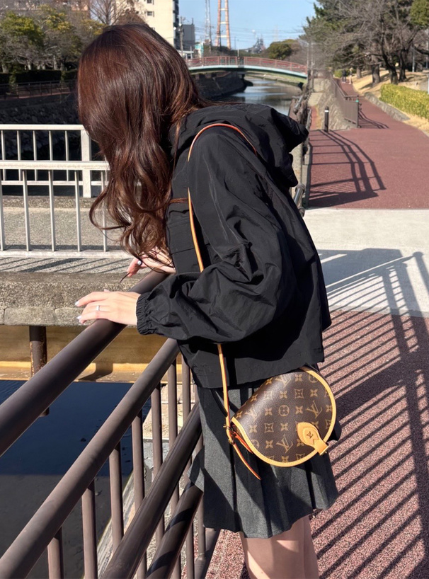 ショート丈マウンテンパーカー