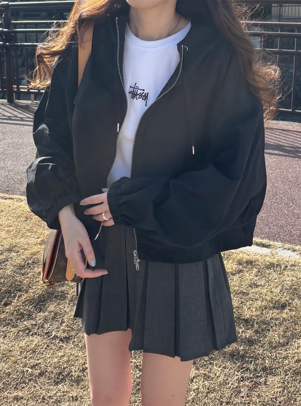 ショート丈マウンテンパーカー