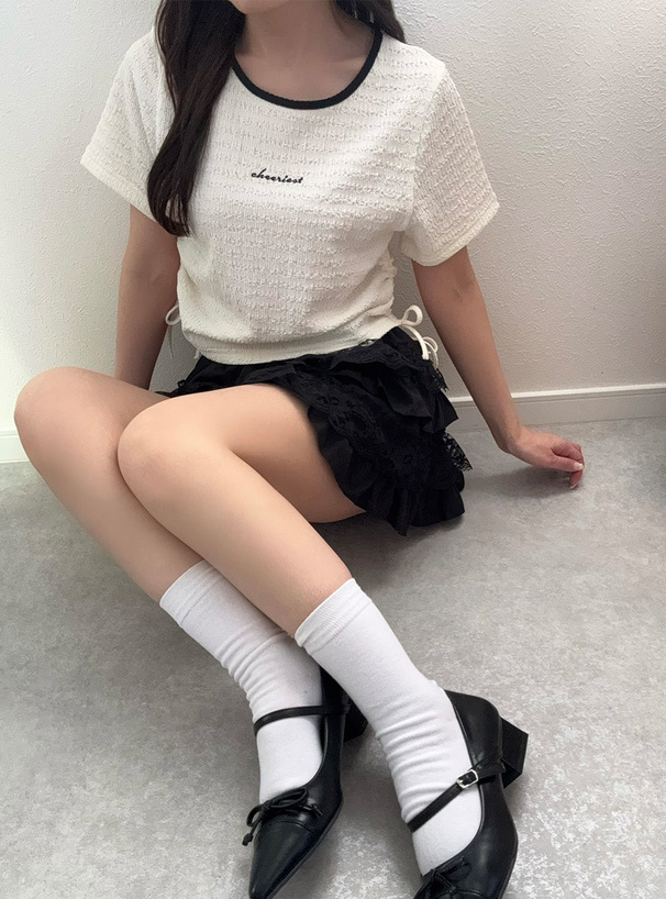 サイドドロストジャガード刺繍トップス