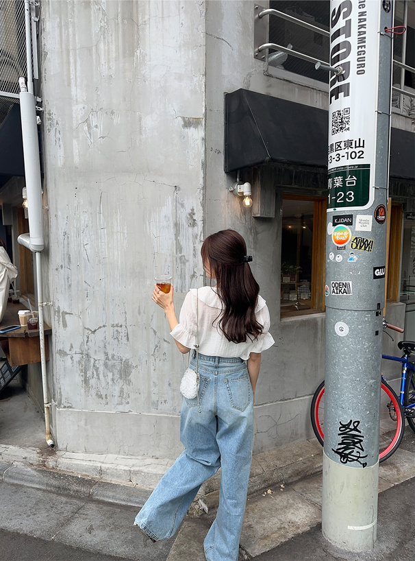 ラッフルフリルVネックシアーブラウス