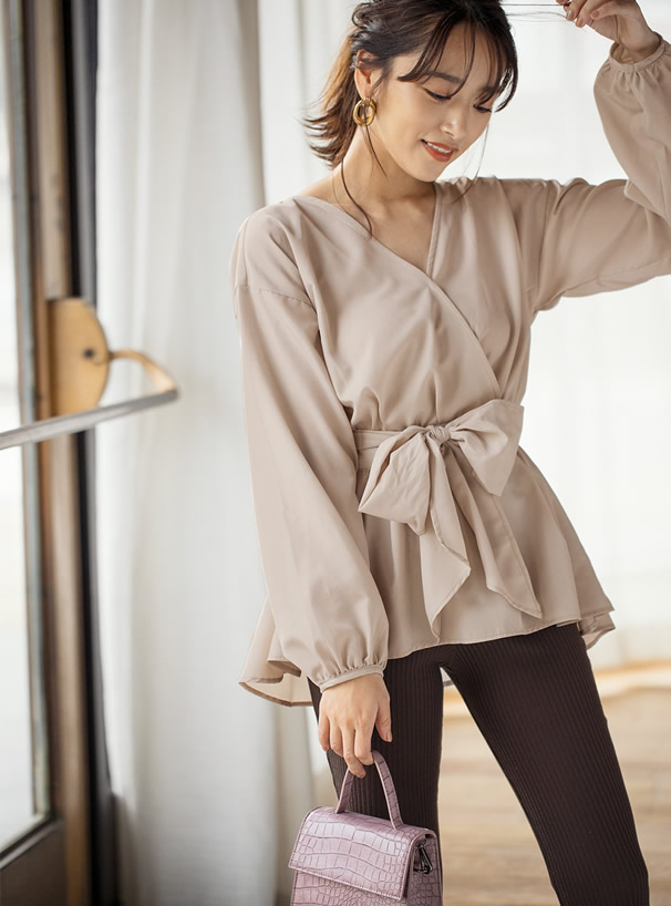 リボンベルト付きカシュクールトップス