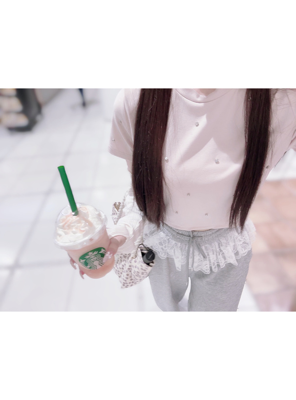 ビジューTシャツ