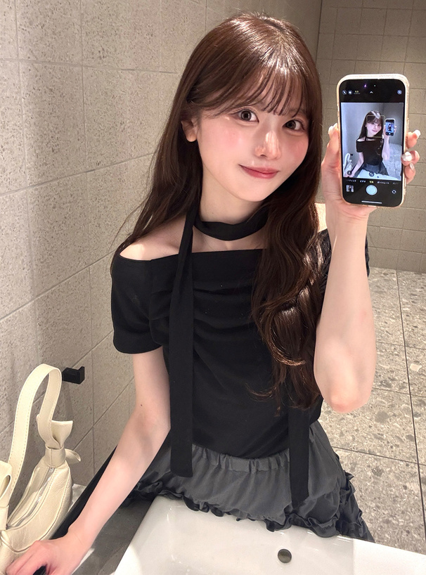 スカーフ付きオフショルダーカットトップス
