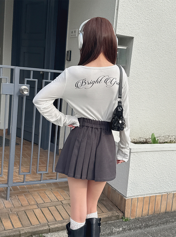 ロゴ刺繍ショート丈ロンT