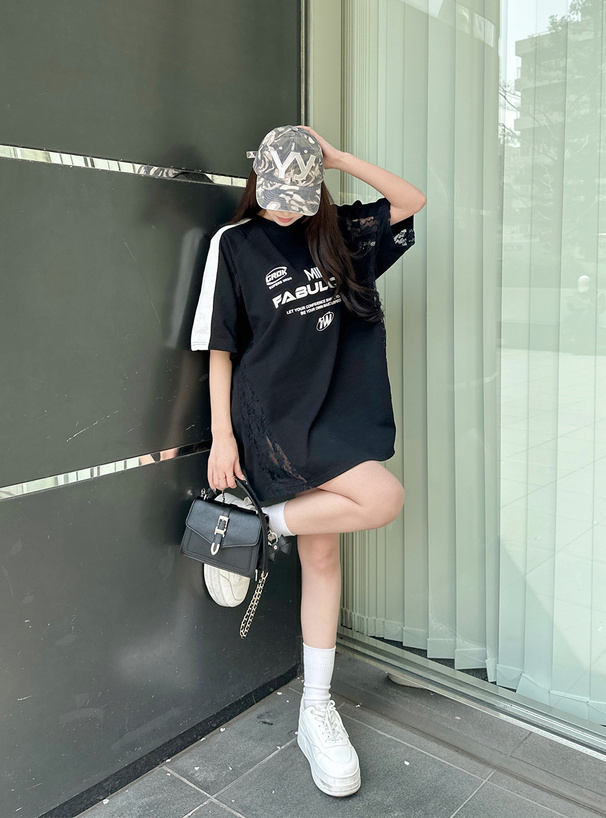 サイドレース配色ラインロゴプリントTシャツ