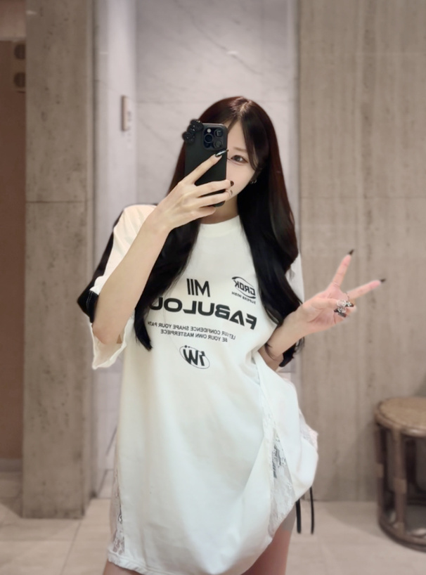 サイドレース配色ラインロゴプリントTシャツ