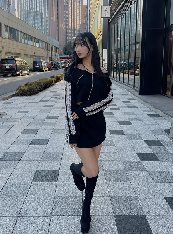 レースブルゾン×ミニスカートスウェットセットアップ