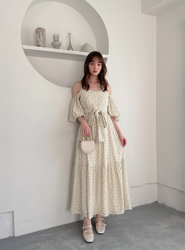 花柄オフショルダーワンピース