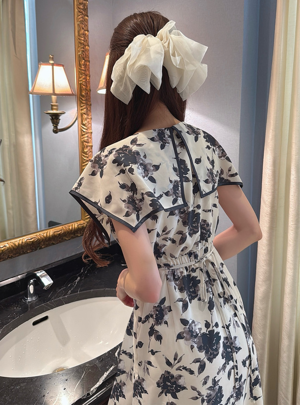 ラッフルカラー花柄ワンピース