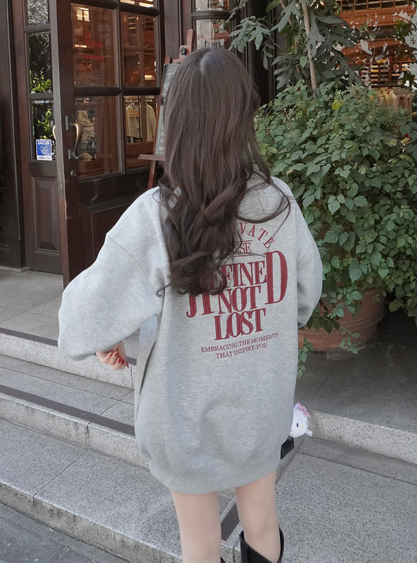 ロゴ刺繍オーバーサイズスウェットトップス