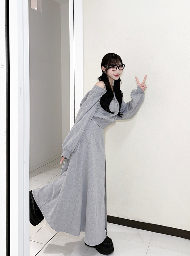 オフショルダースウェット×インパン付きスリットフレアスカートセットアップ