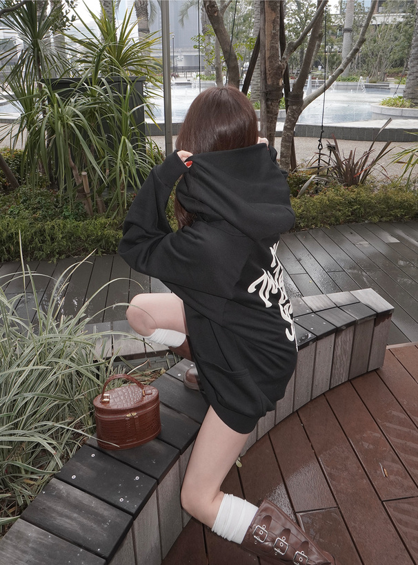 バックロゴドルマンパーカーワンピース