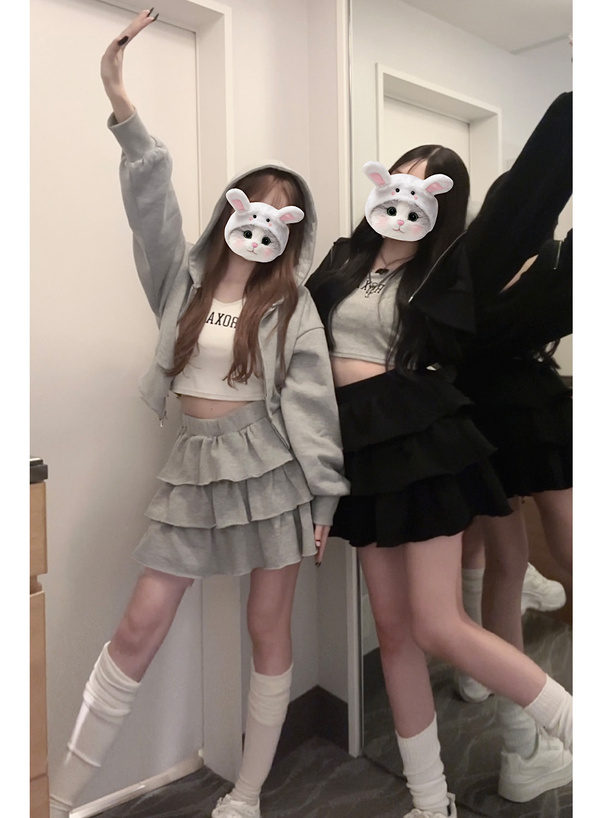 ジップパーカーxフリルミニスカートスウェットセットアップ