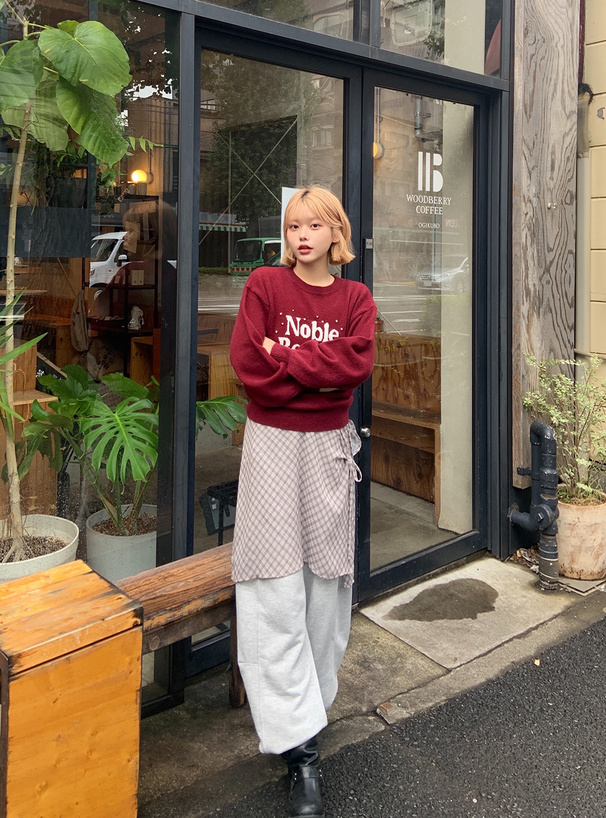 パールラインストーンロゴニットトップス