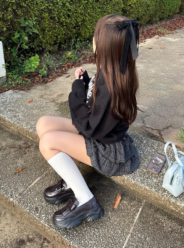 パールラインストーンロゴニットトップス