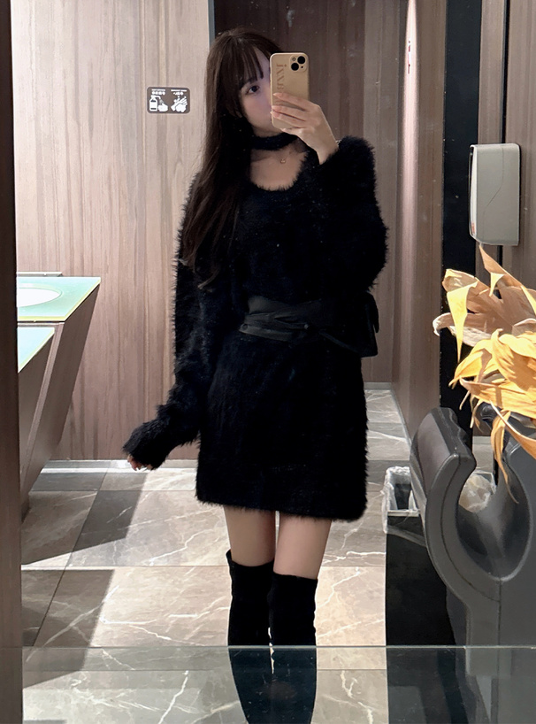 タイ付きラメシャギーニットワンピース