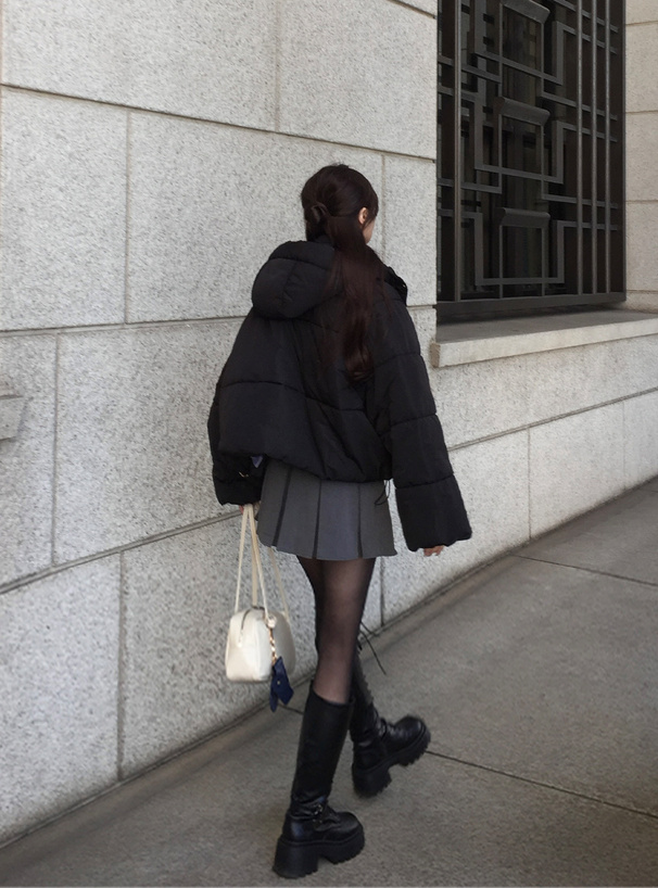 フード付き中綿ダウンジャケット