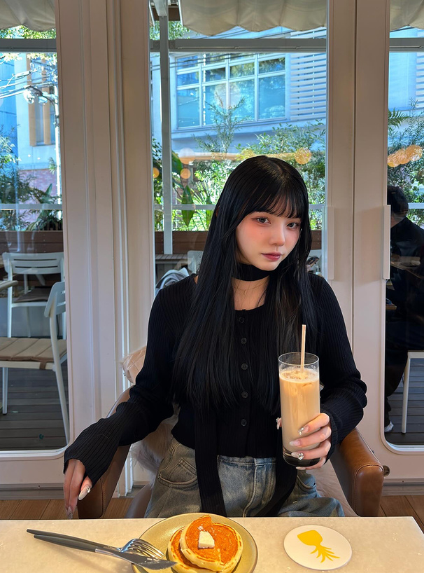 マフラー付きリブニットトップス