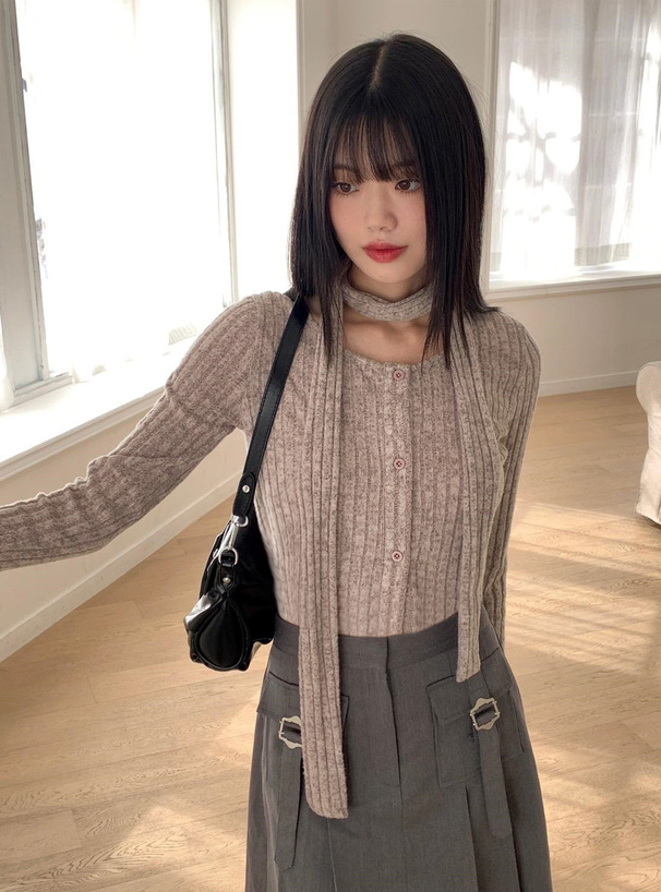 マフラー付きリブニットトップス