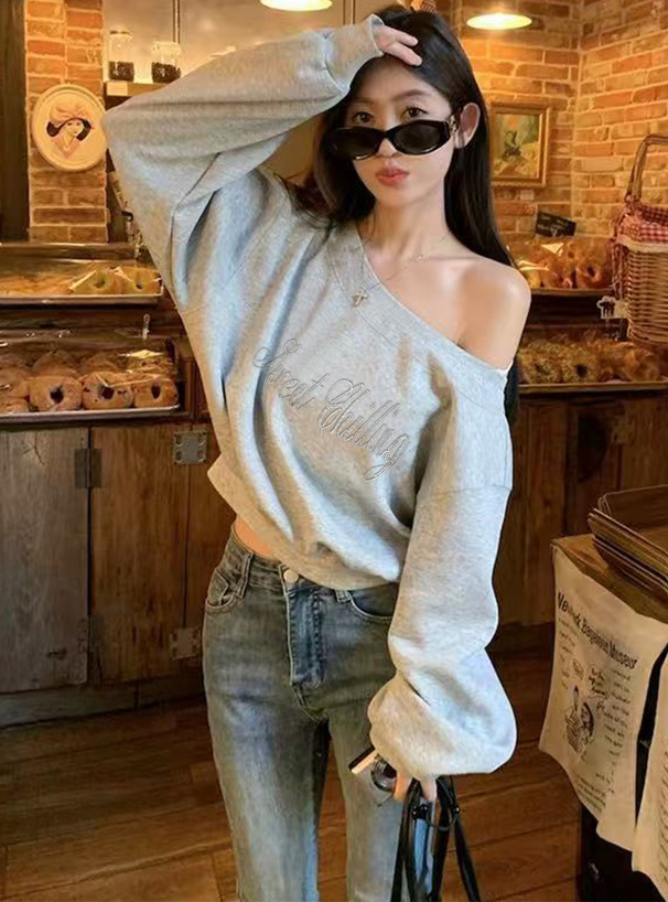 ビジューロゴオフショルトップス