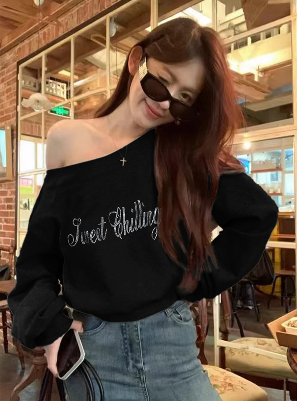 ビジューロゴオフショルトップス