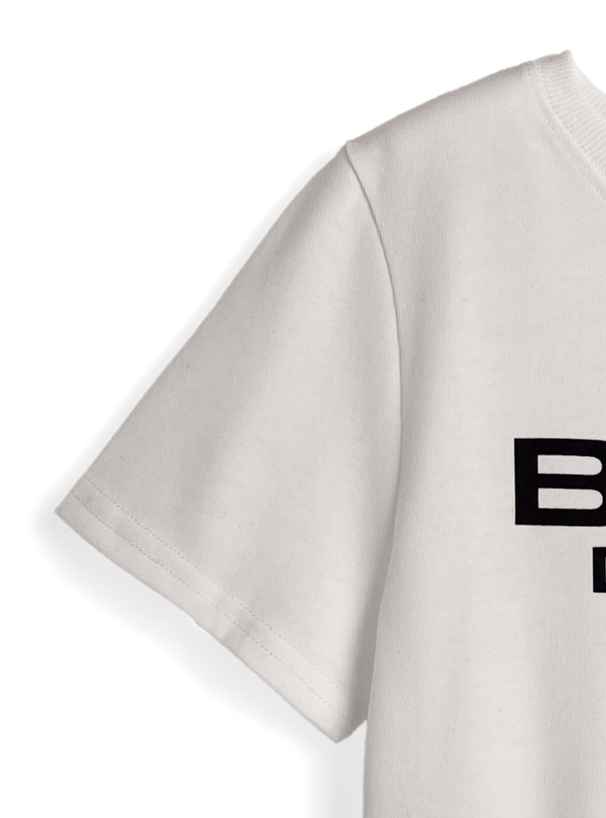 ロゴプリントショート丈Tシャツ