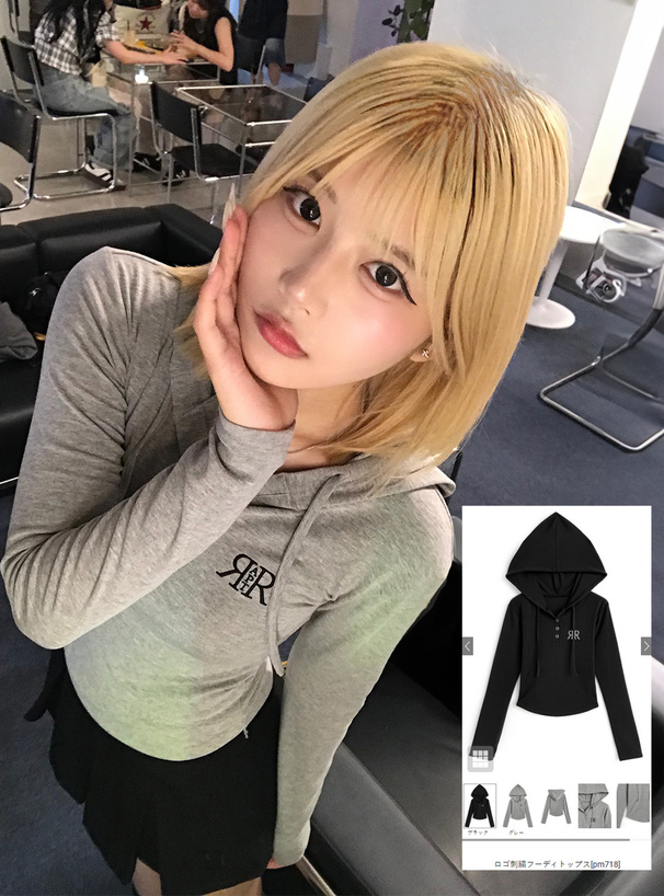 ロゴ刺繍フーディトップス