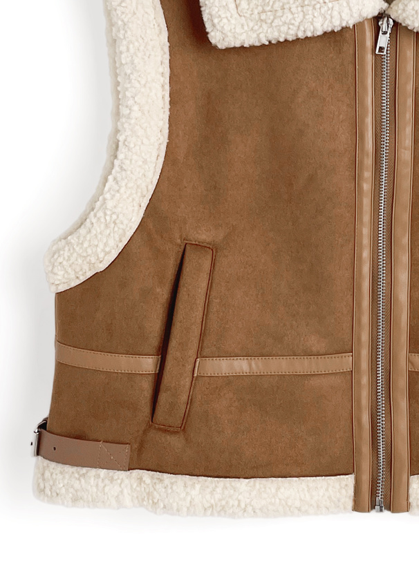 ムートンジップベスト