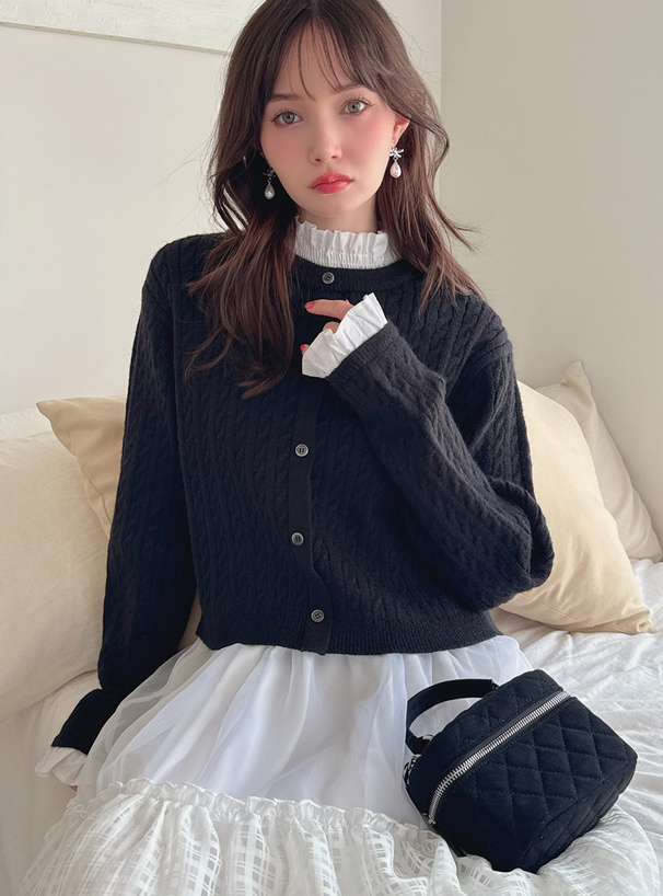 ILLIT アイリット BEB フリルレイヤード風ニットトップス