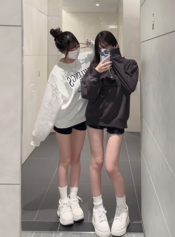 ロゴ刺繍ウェットトップス