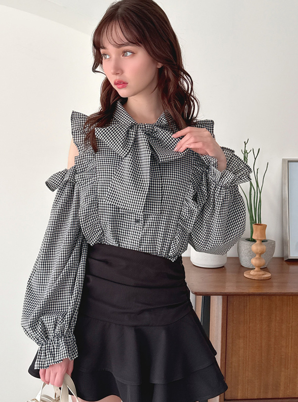 ギンガムチェック柄オープンショルダーボウタイフリルブラウス[pm751