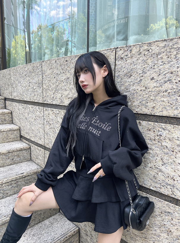 ラインストーンダブルジップパーカー×ティアードミニスカート