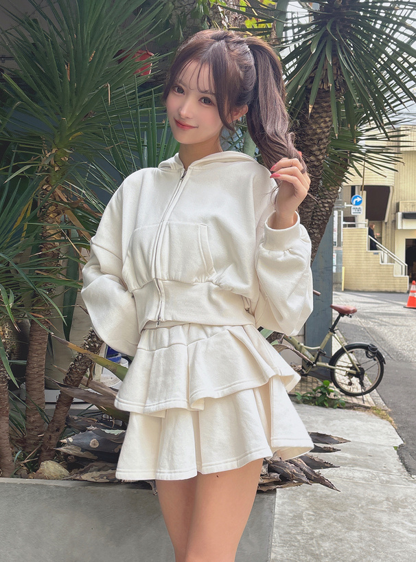 ダブルジップパーカー×ティアードミニスカートスウェットセットアップ