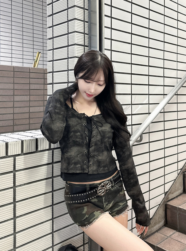 レイヤード風レースアップリブトップス