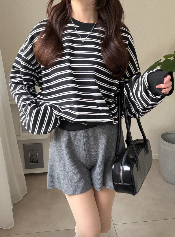 ボーダー柄トップス