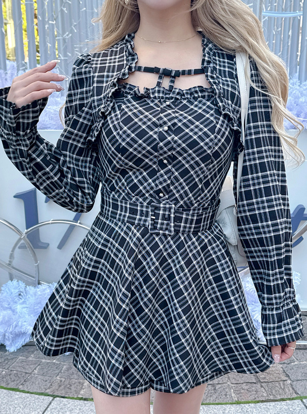 チェック柄レイヤード風ペプラムトップス×ショートパンツセットアップ