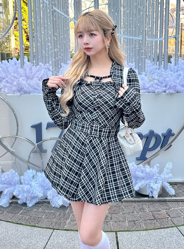 シェリエ　チェック柄 フリル　ペプラム チェック柄レイヤード風ペプラムトップス×ショートパンツセットアップ