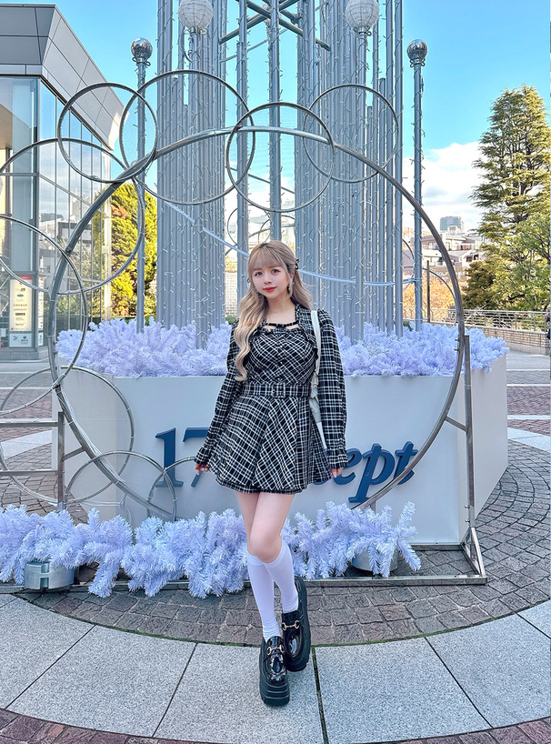 チェック柄レイヤード風ペプラムトップス×ショートパンツセットアップ