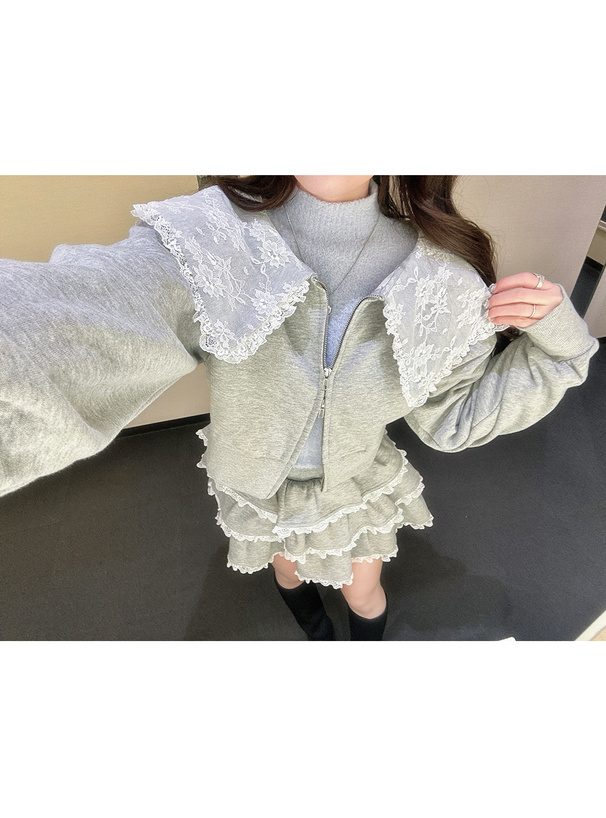 セーラーレースパーカー×ティアードフリルミニスカートスウェット