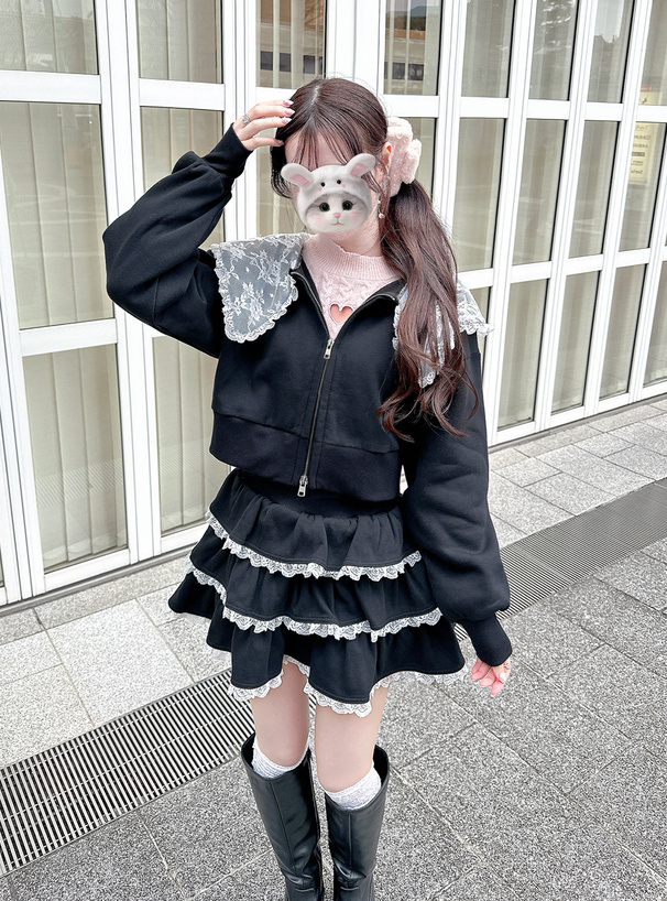 セーラーレースパーカー×ティアードフリルミニスカートスウェット