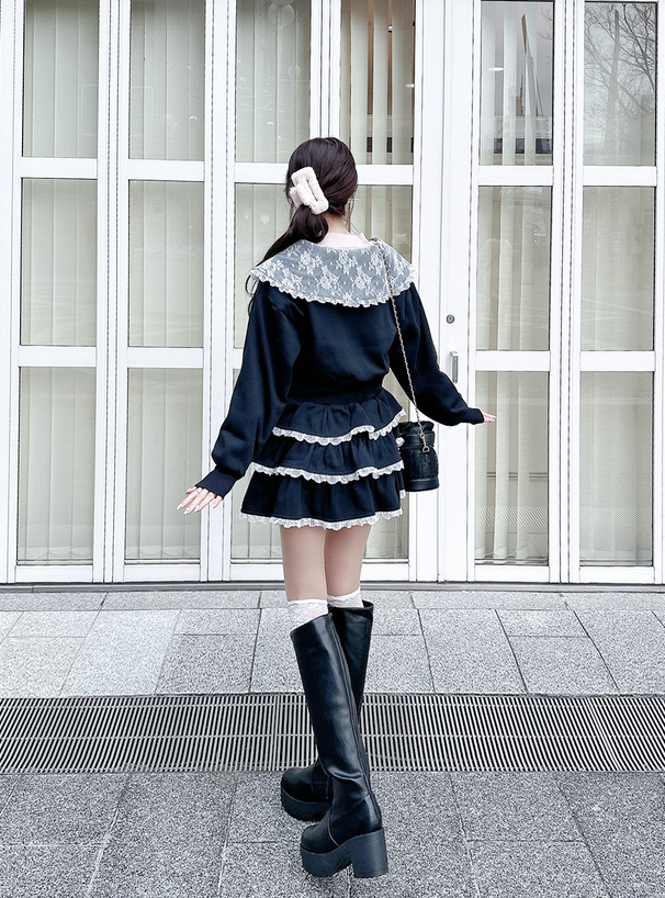 セーラーレースパーカー×ティアードフリルミニスカートスウェット