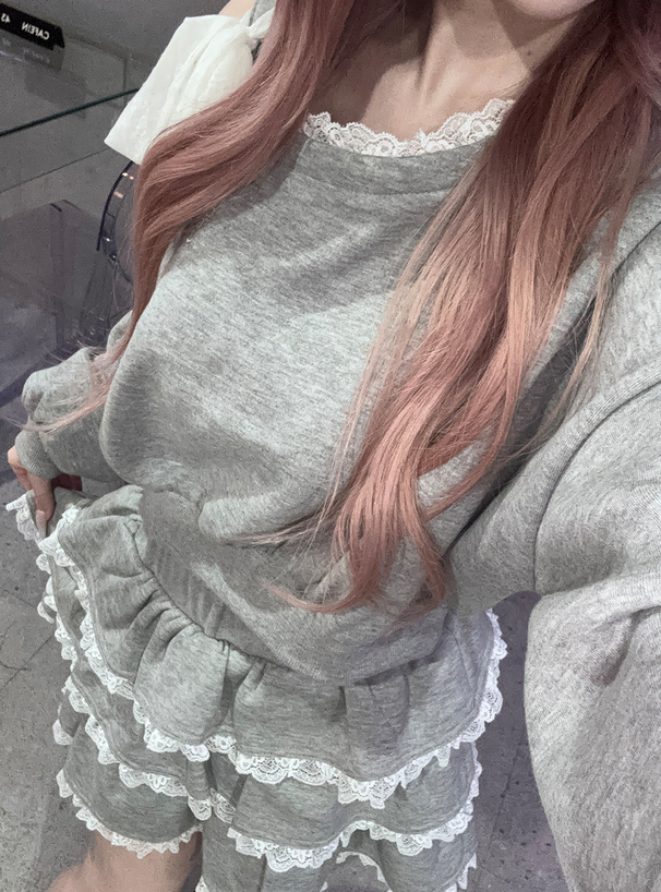 リボン付きワンショルダーレーストップス×ティアードフリルミニ