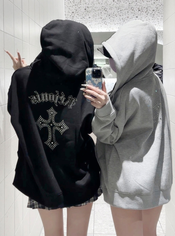 ラインストーンクロスロゴスウェットパーカー