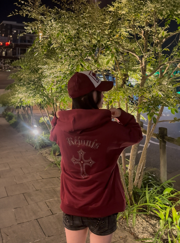 ラインストーンクロスロゴスウェットパーカー