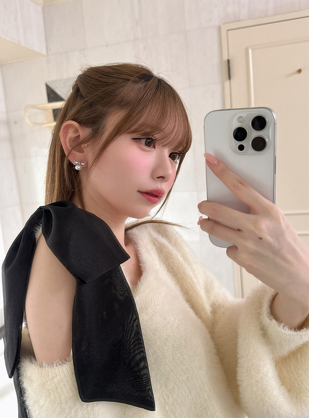 ワンショルダーリボンシャギーニットトップス