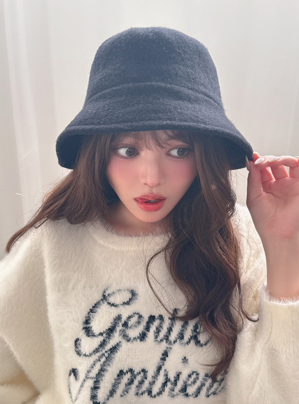 ロゴシャギーニットトップス