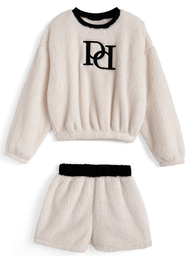 配色ロゴトップス×ショートパンツボアセットアップ