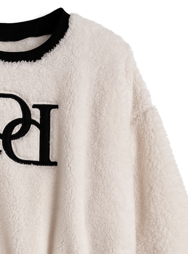 配色ロゴトップス×ショートパンツボアセットアップ