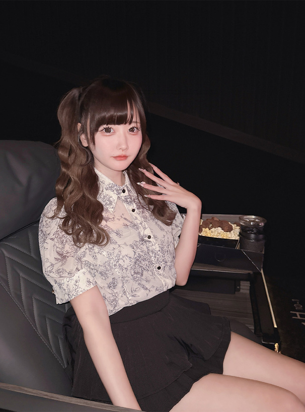 スカーフ付き花柄シアーブラウス