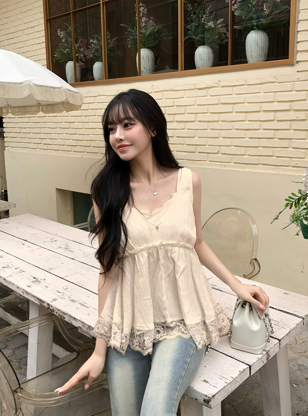 キャミソールレイヤード風レースフレアトップス